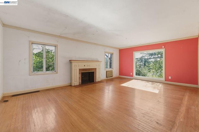 3890 Serrano St, Martinez, CA 94553