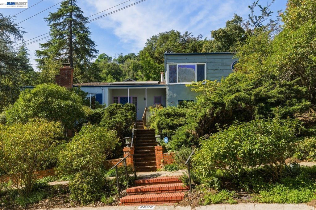 3890 Serrano St, Martinez, CA 94553