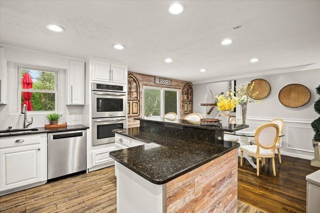 341 High St, Whitman, MA 02382