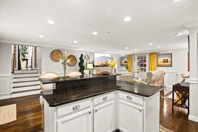 341 High St, Whitman, MA 02382
