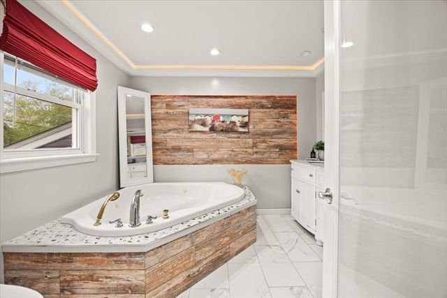 341 High St, Whitman, MA 02382