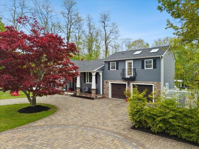 341 High St, Whitman, MA 02382