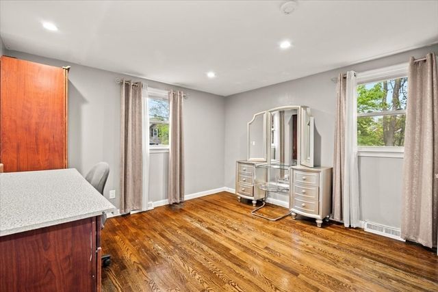 341 High St, Whitman, MA 02382