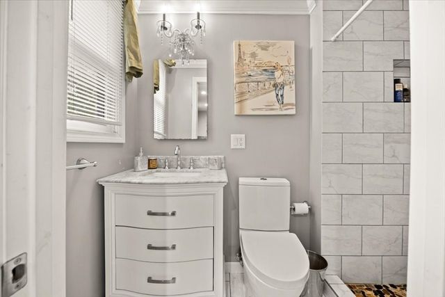 341 High St, Whitman, MA 02382