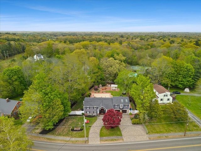 341 High St, Whitman, MA 02382