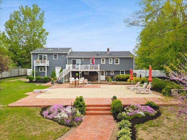 341 High St, Whitman, MA 02382