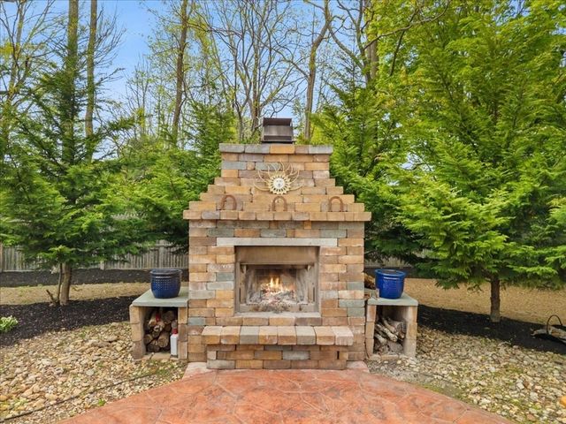 341 High St, Whitman, MA 02382