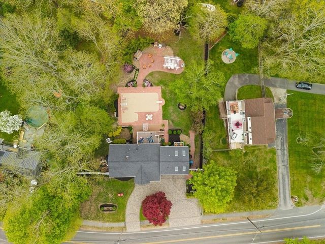 341 High St, Whitman, MA 02382