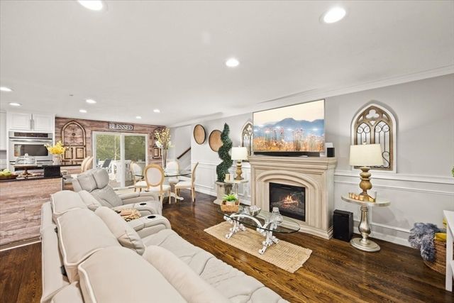 341 High St, Whitman, MA 02382