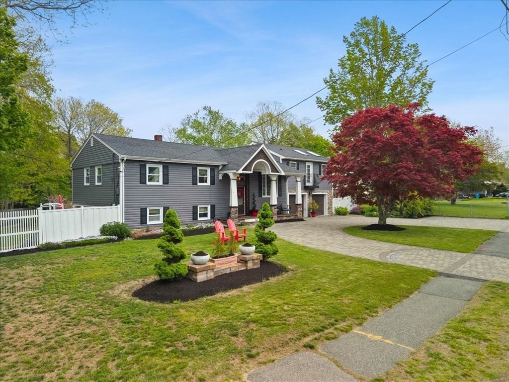 341 High St, Whitman, MA 02382