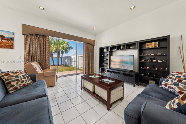 14759 SW 132nd Pl, Miami, FL 33186