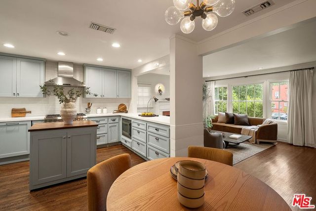 3711 Monon Street, Los Angeles, CA 90027