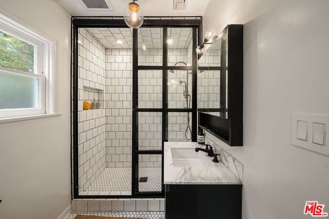 3711 Monon Street, Los Angeles, CA 90027