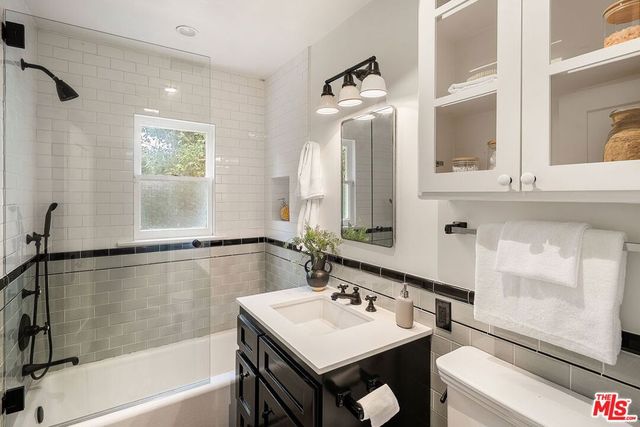 3711 Monon Street, Los Angeles, CA 90027