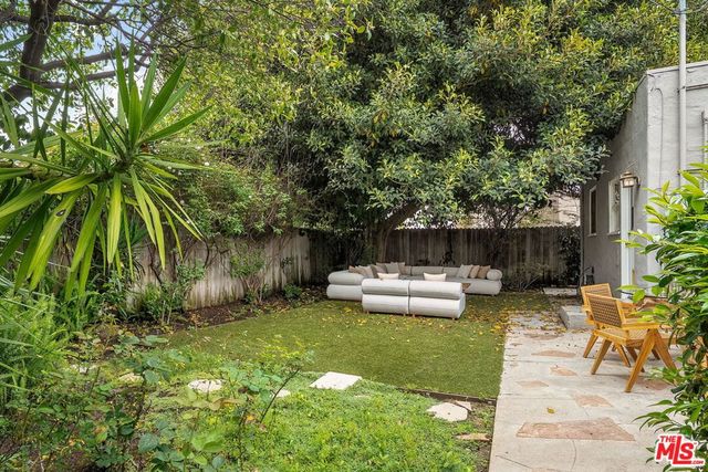 3711 Monon Street, Los Angeles, CA 90027