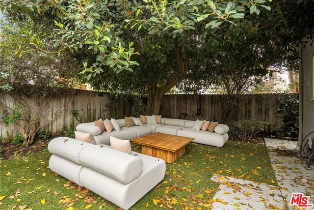 3711 Monon Street, Los Angeles, CA 90027