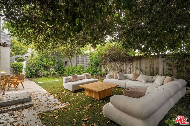 3711 Monon Street, Los Angeles, CA 90027