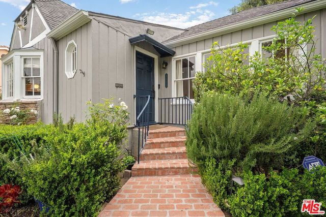 3711 Monon Street, Los Angeles, CA 90027