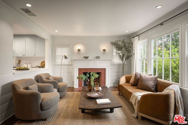 3711 Monon Street, Los Angeles, CA 90027