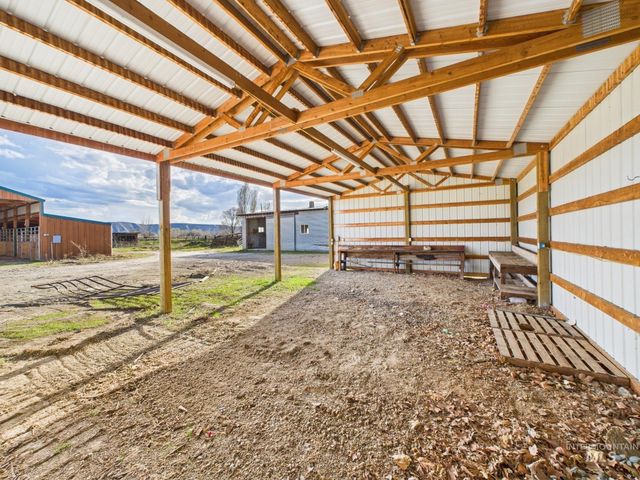 2435 Schiller Rd, Emmett, ID 83617