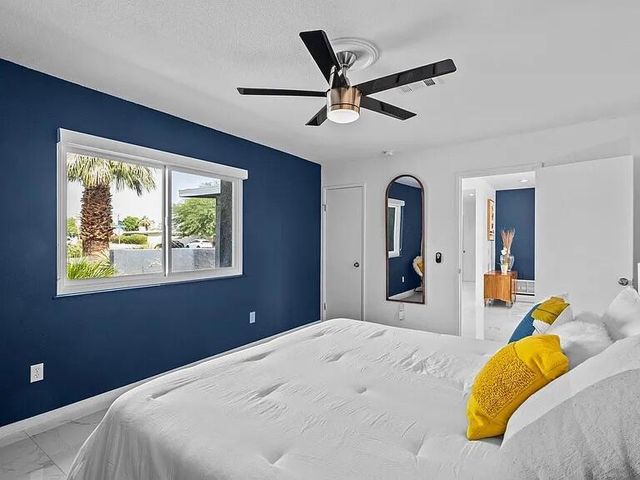 2190 N Whitewater Club Drive, Palm Springs, CA 92262