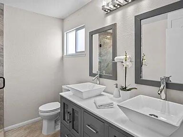 2190 N Whitewater Club Drive, Palm Springs, CA 92262