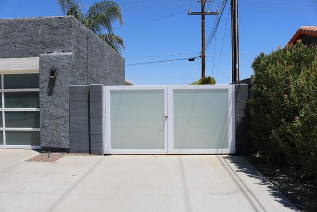 2190 N Whitewater Club Drive, Palm Springs, CA 92262
