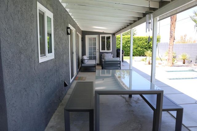 2190 N Whitewater Club Drive, Palm Springs, CA 92262