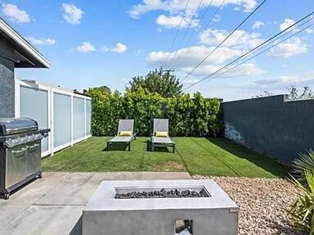 2190 N Whitewater Club Drive, Palm Springs, CA 92262