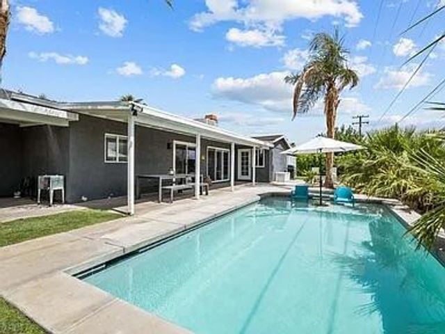 2190 N Whitewater Club Drive, Palm Springs, CA 92262