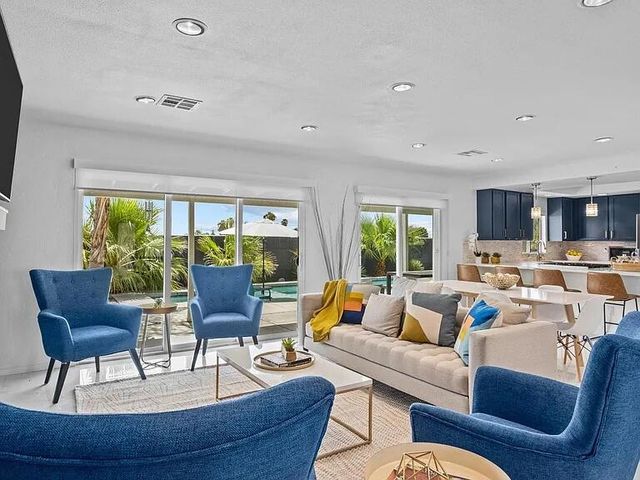 2190 N Whitewater Club Drive, Palm Springs, CA 92262