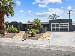 2190 N Whitewater Club Drive, Palm Springs, CA 92262
