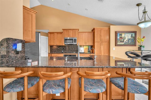 5143 NW 42nd Ter, Coconut Creek, FL 33073