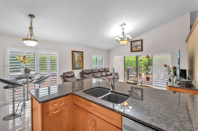 5143 NW 42nd Ter, Coconut Creek, FL 33073