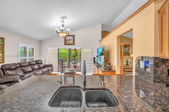 5143 NW 42nd Ter, Coconut Creek, FL 33073
