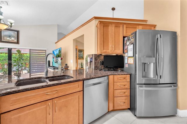 5143 NW 42nd Ter, Coconut Creek, FL 33073