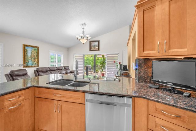 5143 NW 42nd Ter, Coconut Creek, FL 33073