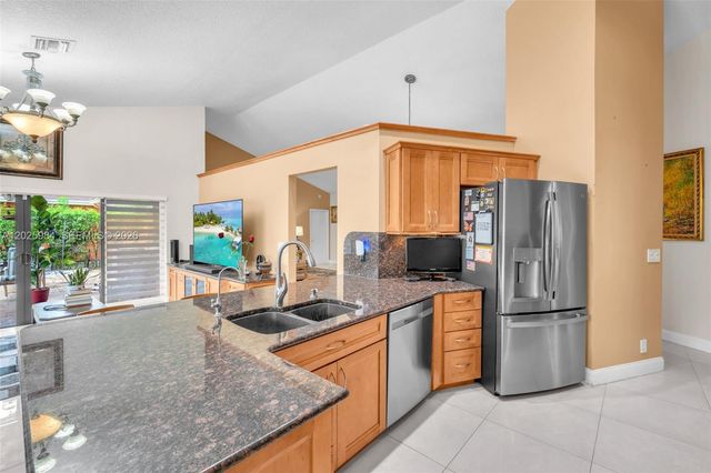 5143 NW 42nd Ter, Coconut Creek, FL 33073