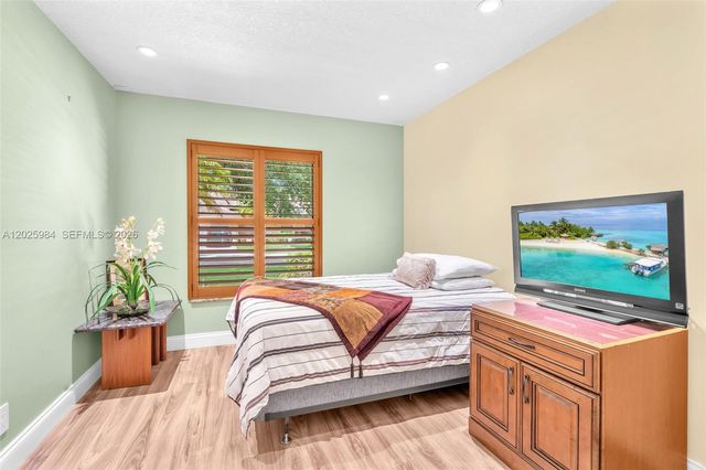 5143 NW 42nd Ter, Coconut Creek, FL 33073