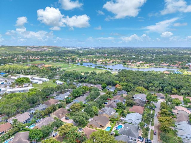 5143 NW 42nd Ter, Coconut Creek, FL 33073
