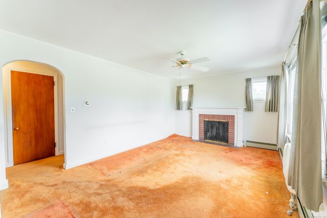 430 Vauxhall Street, New London, CT 06320