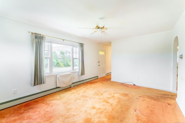 430 Vauxhall Street, New London, CT 06320