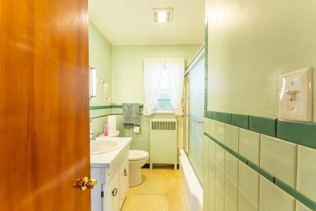 430 Vauxhall Street, New London, CT 06320