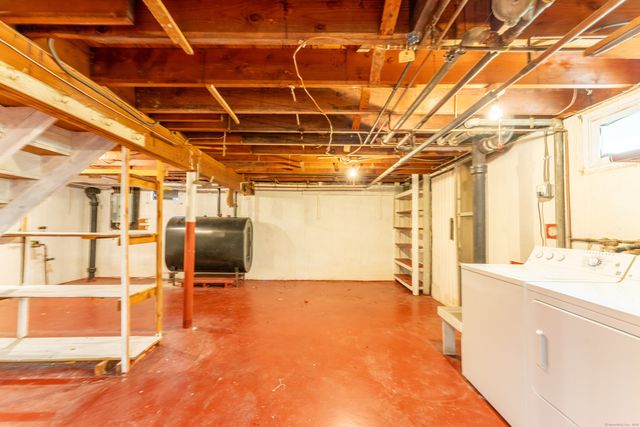 430 Vauxhall Street, New London, CT 06320