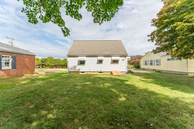 430 Vauxhall Street, New London, CT 06320