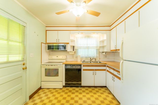 430 Vauxhall Street, New London, CT 06320