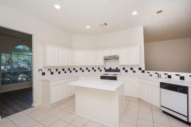 918 Tennyson Drive, Pearland, TX 77584