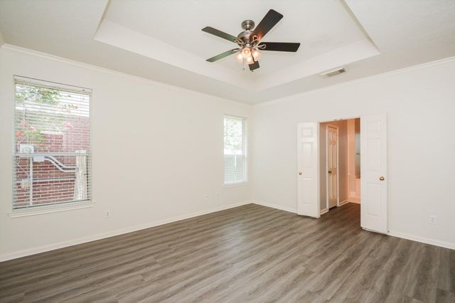 918 Tennyson Drive, Pearland, TX 77584