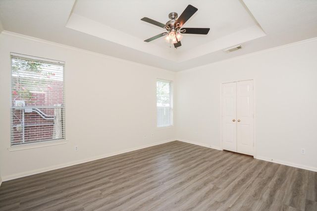918 Tennyson Drive, Pearland, TX 77584