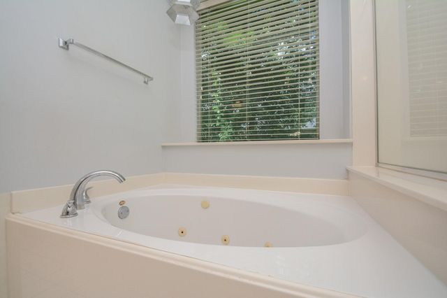 918 Tennyson Drive, Pearland, TX 77584